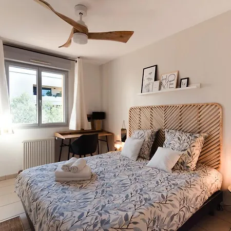 Vakantiehuis Guilhermy - Maison Contemporaine Avec Jardin *